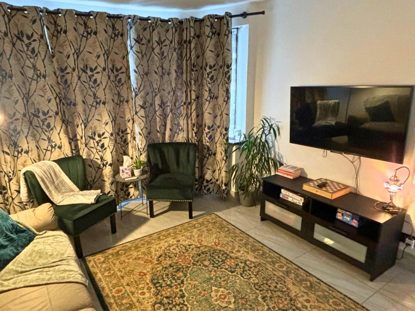 Charming And Cosy London Home, Garden, Parking & Family Fun Mitcham Exterior foto