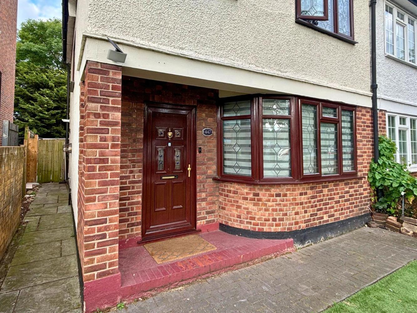 Charming And Cosy London Home, Garden, Parking & Family Fun Mitcham Exterior foto